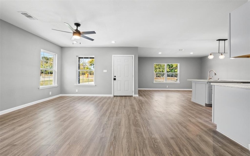 1616 E Robert Street, Fort Worth, TX 76104, 3 Habitaciones Habitaciones , ,2 BañosBaños,Residential,En Venta,1616 E Robert Street,0,21093134