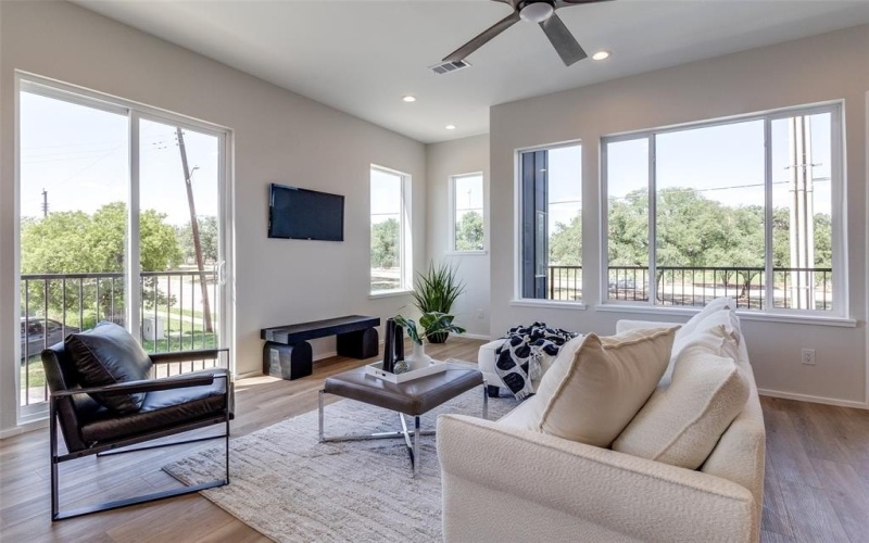 3308 Birmingham Avenue #C11, Dallas, TX 75210, 2 Bedrooms Bedrooms, ,2 BathroomsBathrooms,Residential,For Sale,3308 Birmingham Avenue,0,21104067