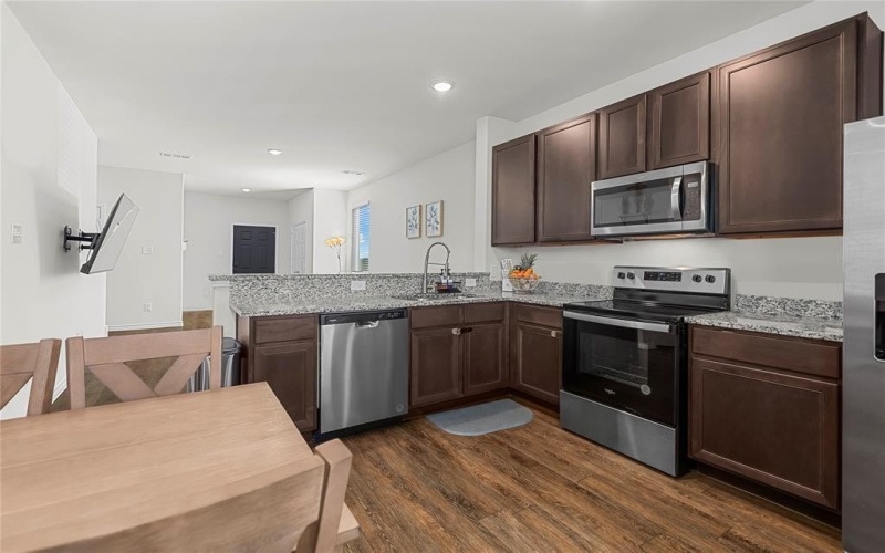 401 Thompson Place, Everman, TX 76140, 4 Habitaciones Habitaciones , ,2 BañosBaños,Residential,En Venta,401 Thompson Place,0,21108020