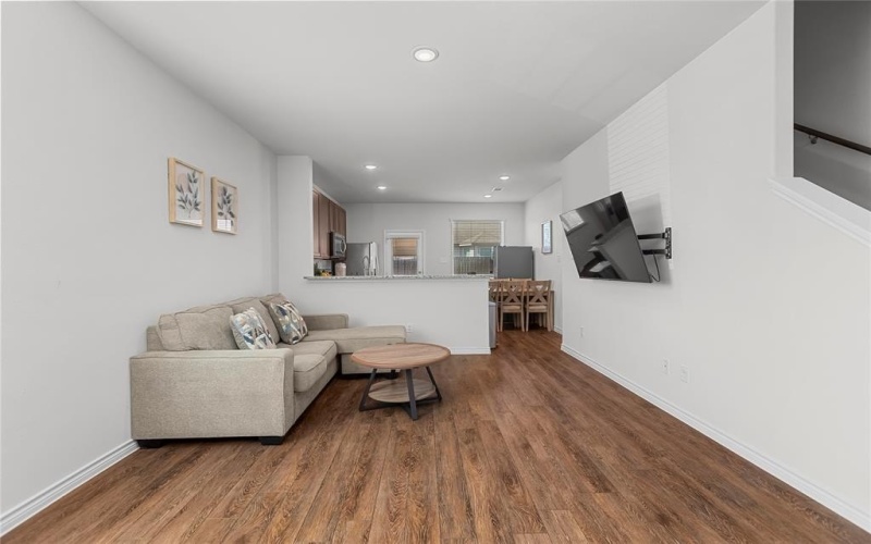 401 Thompson Place, Everman, TX 76140, 4 Habitaciones Habitaciones , ,2 BañosBaños,Residential,En Venta,401 Thompson Place,0,21108020