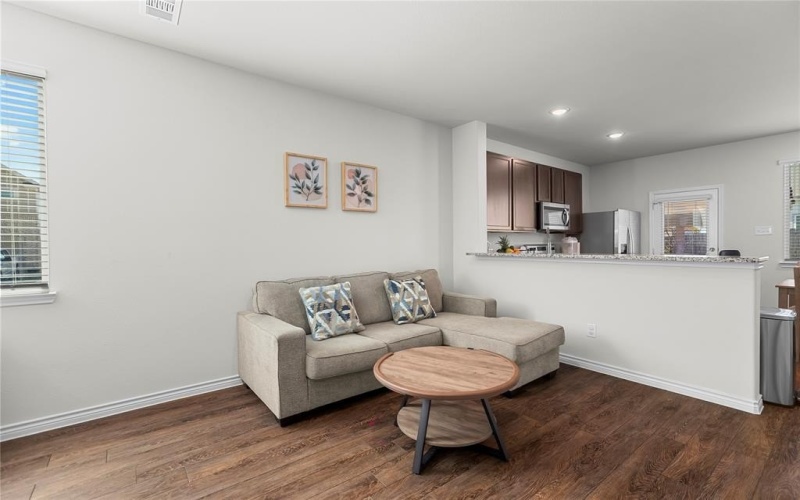 401 Thompson Place, Everman, TX 76140, 4 Habitaciones Habitaciones , ,2 BañosBaños,Residential,En Venta,401 Thompson Place,0,21108020