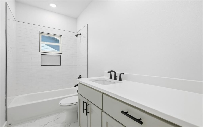 105 Forest Oaks Drive, Gun Barrel City, TX 75156, 3 Bedrooms Bedrooms, ,2 BathroomsBathrooms,Residential,For Sale,105 Forest Oaks Drive,0,21109148