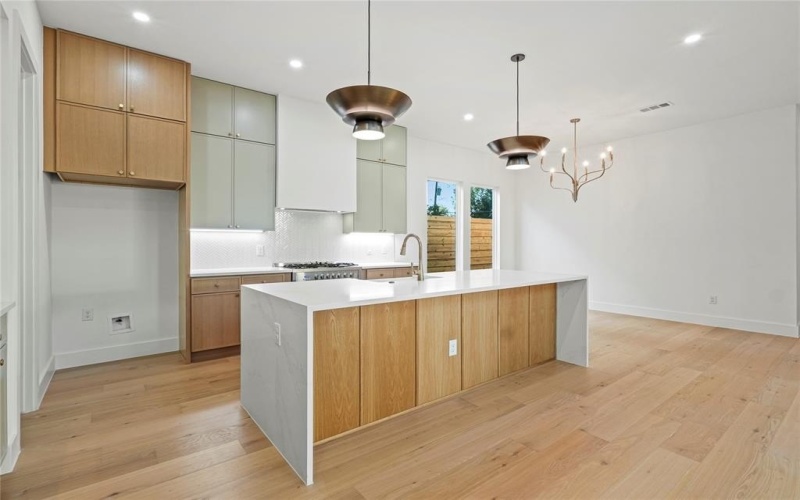 3635 Espanola Drive, Dallas, TX 75220, 4 Bedrooms Bedrooms, ,5 BathroomsBathrooms,Residential,For Sale,3635 Espanola Drive,0,21109328