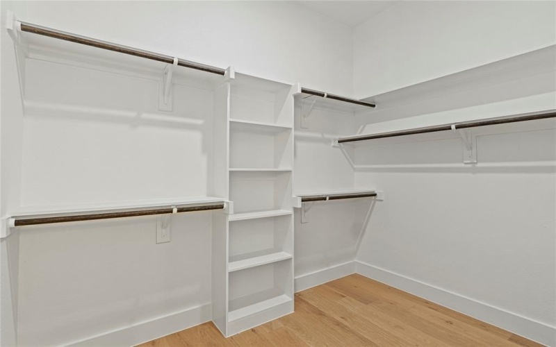 3635 Espanola Drive, Dallas, TX 75220, 4 Bedrooms Bedrooms, ,5 BathroomsBathrooms,Residential,For Sale,3635 Espanola Drive,0,21109328