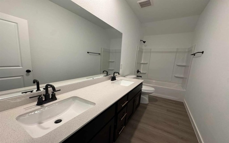 1711 Coachman Drive, Forney, TX 75126, 5 Bedrooms Bedrooms, ,5 BathroomsBathrooms,Residential,For Sale,1711 Coachman Drive,0,21109738