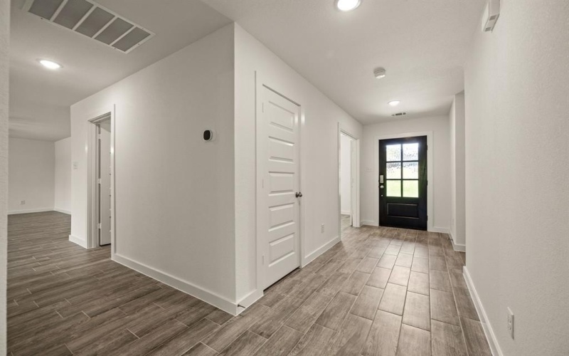 718 Haynie Drive, Runaway Bay, TX 76426, 4 Habitaciones Habitaciones , ,2 BañosBaños,Residential,En Venta,718 Haynie Drive,0,21109759