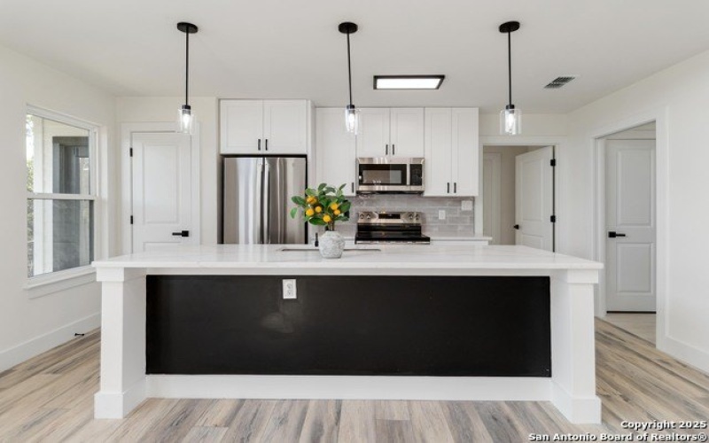 2024 Ronda, Canyon Lake, TX 78133, 2 Bedrooms Bedrooms, ,2 BathroomsBathrooms,Residential,For Sale,2024 Ronda,0,1922256