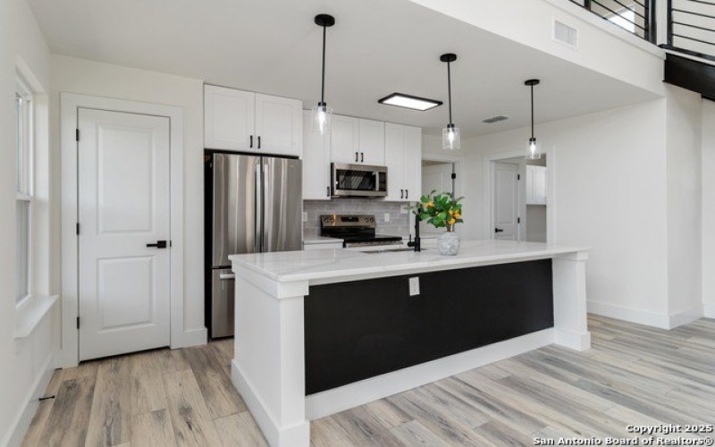 2024 Ronda, Canyon Lake, TX 78133, 2 Bedrooms Bedrooms, ,2 BathroomsBathrooms,Residential,For Sale,2024 Ronda,0,1922256