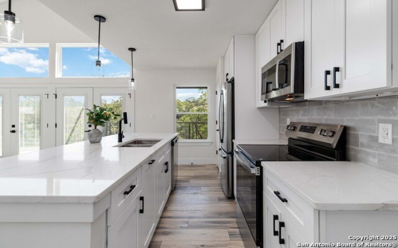 2024 Ronda, Canyon Lake, TX 78133, 2 Bedrooms Bedrooms, ,2 BathroomsBathrooms,Residential,For Sale,2024 Ronda,0,1922256