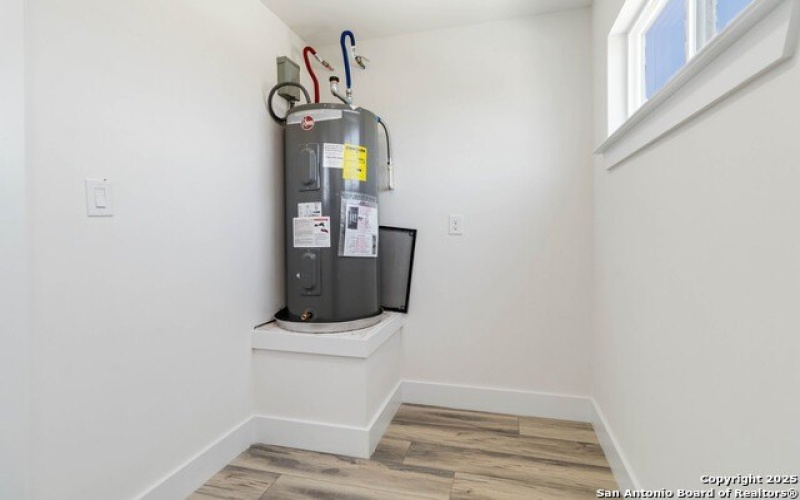 2024 Ronda, Canyon Lake, TX 78133, 2 Bedrooms Bedrooms, ,2 BathroomsBathrooms,Residential,For Sale,2024 Ronda,0,1922256