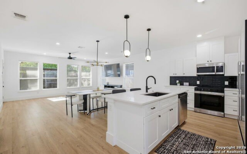 918 Berlin Ave, San Antonio, TX 78211, 3 Bedrooms Bedrooms, ,2 BathroomsBathrooms,Residential,For Sale,918 Berlin Ave,0,1922266