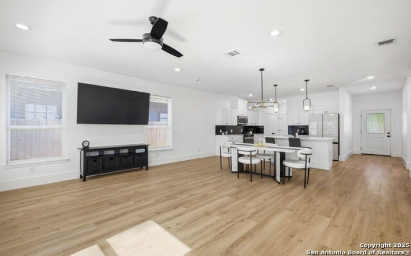 918 Berlin Ave, San Antonio, TX 78211, 3 Bedrooms Bedrooms, ,2 BathroomsBathrooms,Residential,For Sale,918 Berlin Ave,0,1922266