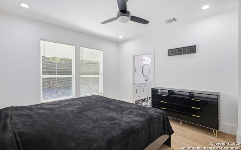 918 Berlin Ave, San Antonio, TX 78211, 3 Bedrooms Bedrooms, ,2 BathroomsBathrooms,Residential,For Sale,918 Berlin Ave,0,1922266