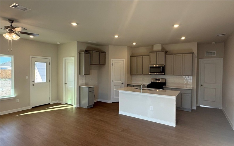 106 Kokomo Court, Rockport, TX 78382, 3 Bedrooms Bedrooms, ,2 BathroomsBathrooms,Residential,For Sale,106 Kokomo Court,0,467715