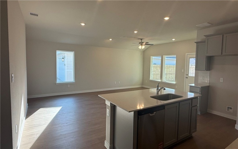 106 Kokomo Court, Rockport, TX 78382, 3 Bedrooms Bedrooms, ,2 BathroomsBathrooms,Residential,For Sale,106 Kokomo Court,0,467715