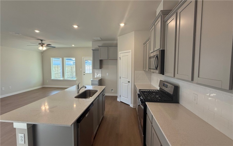 106 Kokomo Court, Rockport, TX 78382, 3 Bedrooms Bedrooms, ,2 BathroomsBathrooms,Residential,For Sale,106 Kokomo Court,0,467715