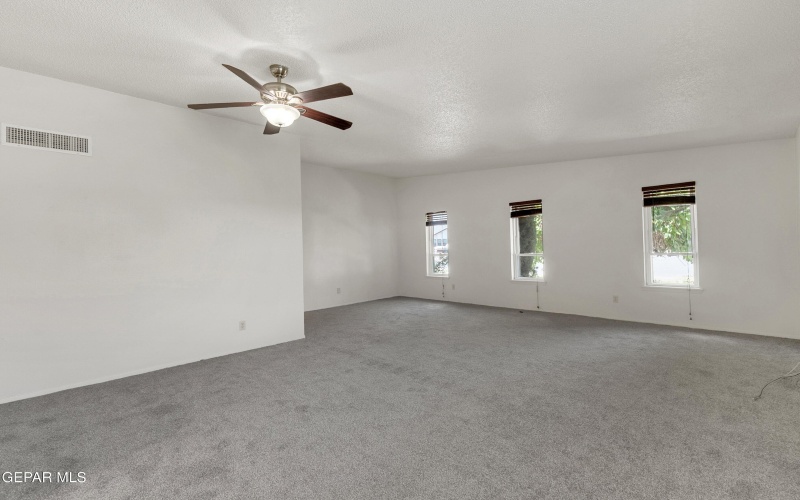 5135 TEMPLE Court, El Paso, TX 79924, 4 Habitaciones Habitaciones , ,1 BañoBaños,Residential,En Venta,5135 TEMPLE Court,0,930747