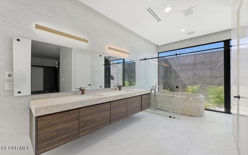 406 Del Rio View Drive, El Paso, TX 79932, 4 Habitaciones Habitaciones , ,1 BañoBaños,Residential,En Venta,406 Del Rio View Drive,0,930806