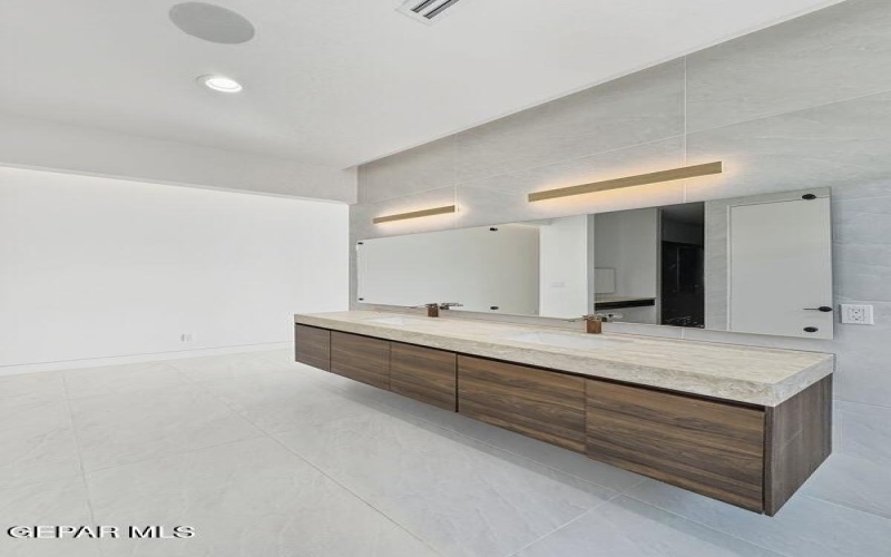 406 Del Rio View Drive, El Paso, TX 79932, 4 Habitaciones Habitaciones , ,1 BañoBaños,Residential,En Venta,406 Del Rio View Drive,0,930806