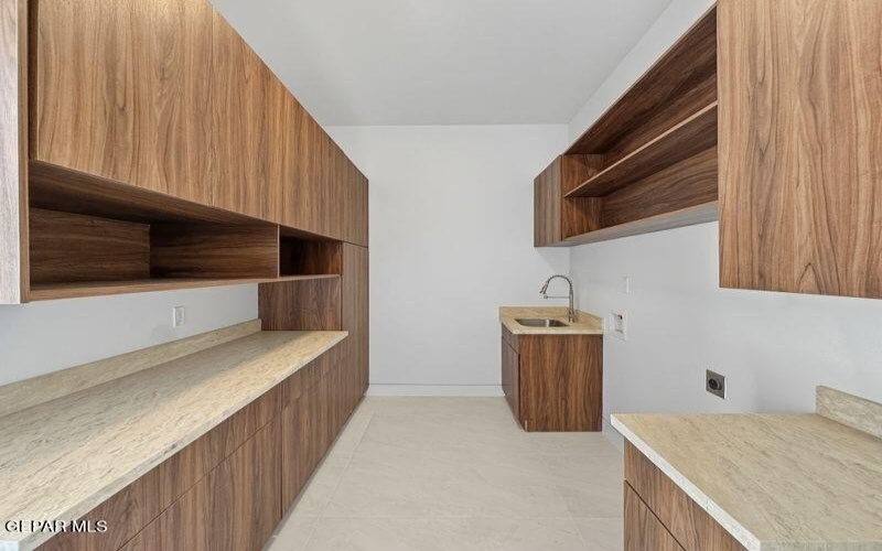 406 Del Rio View Drive, El Paso, TX 79932, 4 Habitaciones Habitaciones , ,1 BañoBaños,Residential,En Venta,406 Del Rio View Drive,0,930806