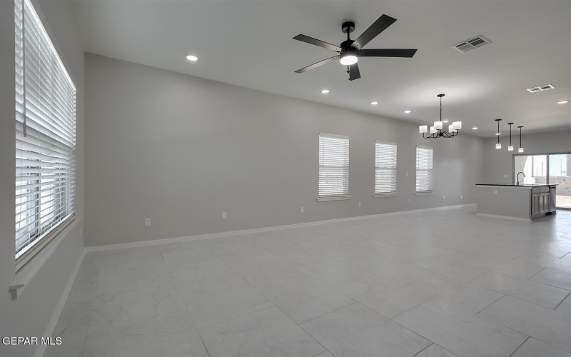 13865 Summer Wave Avenue, El Paso, TX 79928, 3 Bedrooms Bedrooms, ,2 BathroomsBathrooms,Residential,For Sale,13865 Summer Wave Avenue,0,933585