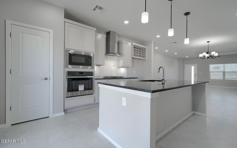 13865 Summer Wave Avenue, El Paso, TX 79928, 3 Bedrooms Bedrooms, ,2 BathroomsBathrooms,Residential,For Sale,13865 Summer Wave Avenue,0,933585