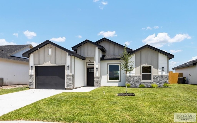 308 N LEON AVE, ELSA, TX 78543, 3 Bedrooms Bedrooms, ,2 BathroomsBathrooms,Residential,For Sale,308 N LEON AVE,0,29765117