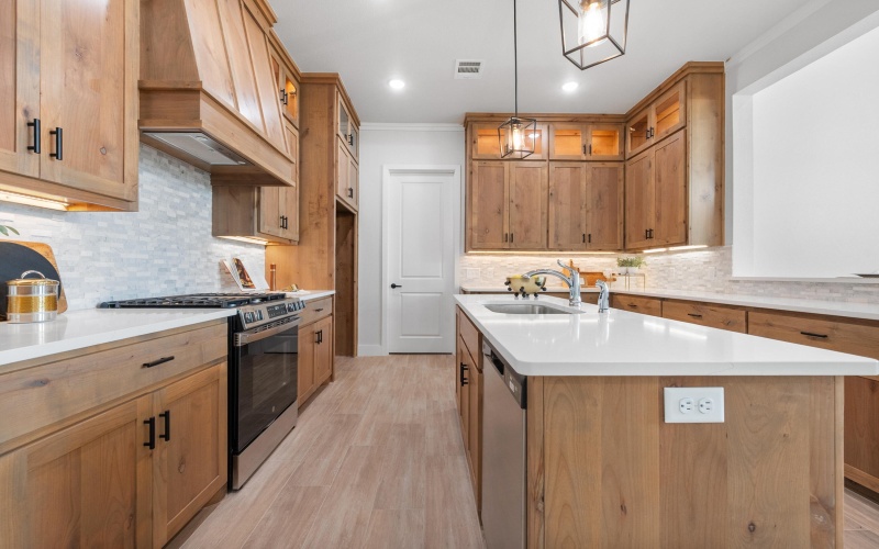 7526 57th Street, Lubbock, TX 79407, 3 Bedrooms Bedrooms, ,3 BathroomsBathrooms,Residential,For Sale,7526 57th Street,0,202562974