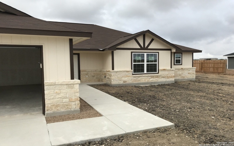 CR 1643 Clearview Drive, Moore, TX 78057, 3 Habitaciones Habitaciones , ,2 BañosBaños,Residential,En Venta,CR 1643 Clearview Drive,0,1896253