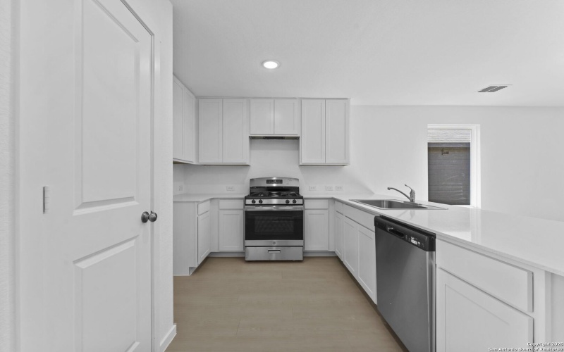 2206 Collins Aly, Converse, TX 78109, 3 Habitaciones Habitaciones , ,2 BañosBaños,Residential,En Venta,2206 Collins Aly,0,1922389