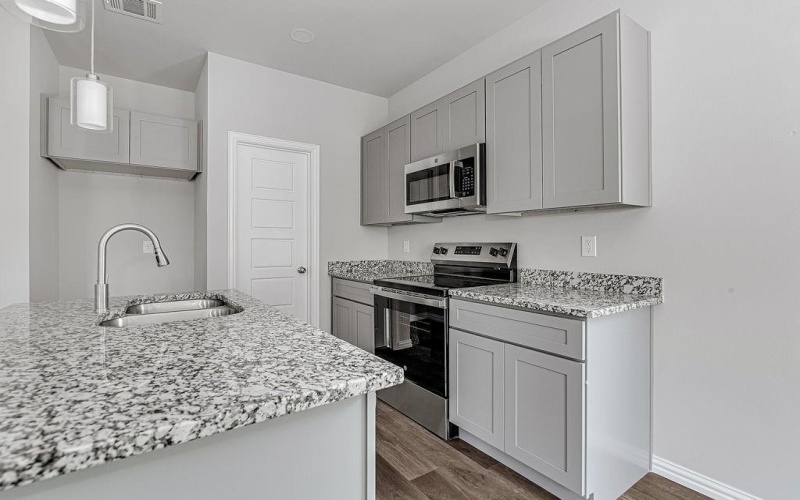 5013 Cottey Street, Fort Worth, TX 76105, 3 Bedrooms Bedrooms, ,2 BathroomsBathrooms,Residential,For Sale,5013 Cottey Street,0,21027101