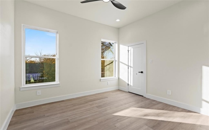 2825 Dorris Street, Dallas, TX 75215, 4 Habitaciones Habitaciones , ,2 BañosBaños,Residential,En Venta,2825 Dorris Street,0,21110351