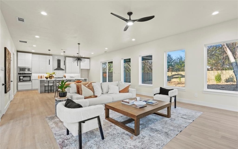 2825 Dorris Street, Dallas, TX 75215, 4 Habitaciones Habitaciones , ,2 BañosBaños,Residential,En Venta,2825 Dorris Street,0,21110351