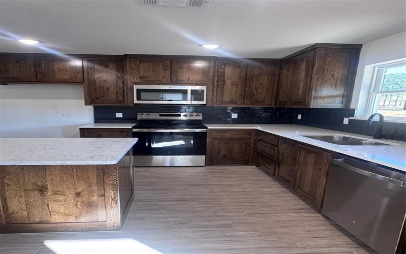 1005 BRADSHAW Court, Springtown, TX 76082, 3 Bedrooms Bedrooms, ,2 BathroomsBathrooms,Residential,For Sale,1005 BRADSHAW Court,0,21110838