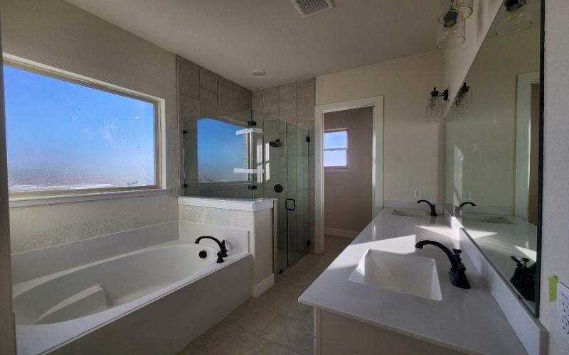 2433 Meteor Drive, Krum, TX 76249, 4 Habitaciones Habitaciones , ,3 BañosBaños,Residential,En Venta,2433 Meteor Drive,0,21111273