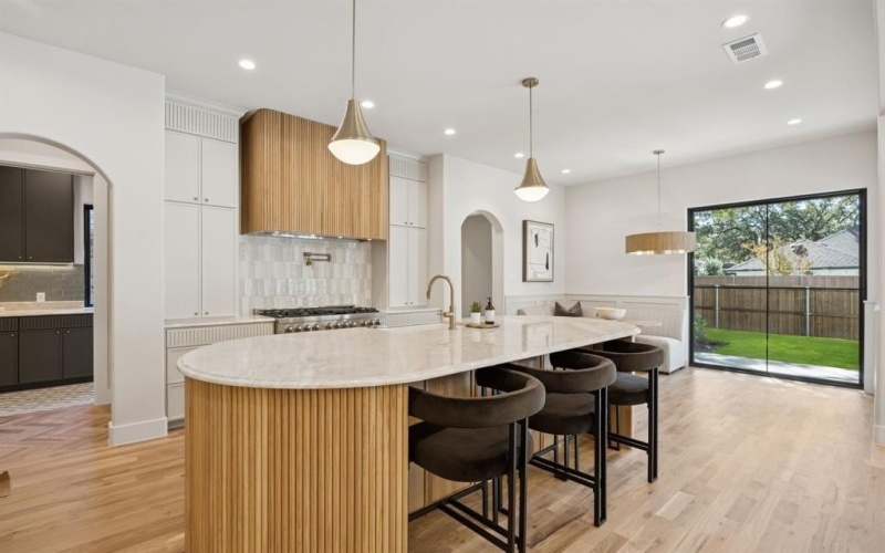 6619 Robin Willow Court, Dallas, TX 75248, 5 Bedrooms Bedrooms, ,6 BathroomsBathrooms,Residential,For Sale,6619 Robin Willow Court,0,21097007