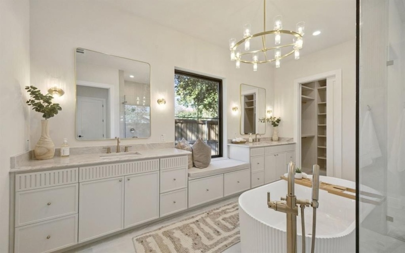 6619 Robin Willow Court, Dallas, TX 75248, 5 Bedrooms Bedrooms, ,6 BathroomsBathrooms,Residential,For Sale,6619 Robin Willow Court,0,21097007