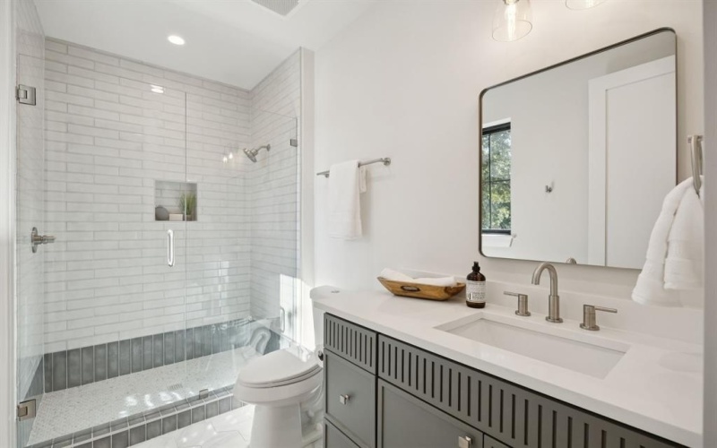 6619 Robin Willow Court, Dallas, TX 75248, 5 Bedrooms Bedrooms, ,6 BathroomsBathrooms,Residential,For Sale,6619 Robin Willow Court,0,21097007