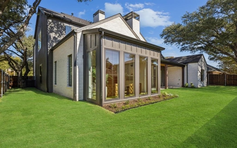 6619 Robin Willow Court, Dallas, TX 75248, 5 Bedrooms Bedrooms, ,6 BathroomsBathrooms,Residential,For Sale,6619 Robin Willow Court,0,21097007