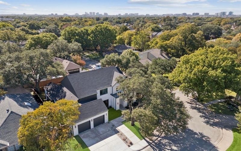 6619 Robin Willow Court, Dallas, TX 75248, 5 Bedrooms Bedrooms, ,6 BathroomsBathrooms,Residential,For Sale,6619 Robin Willow Court,0,21097007