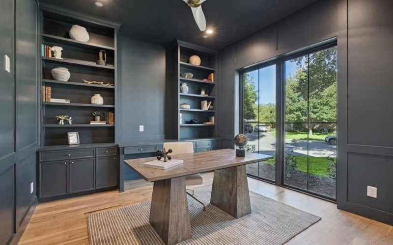 6619 Robin Willow Court, Dallas, TX 75248, 5 Bedrooms Bedrooms, ,6 BathroomsBathrooms,Residential,For Sale,6619 Robin Willow Court,0,21097007