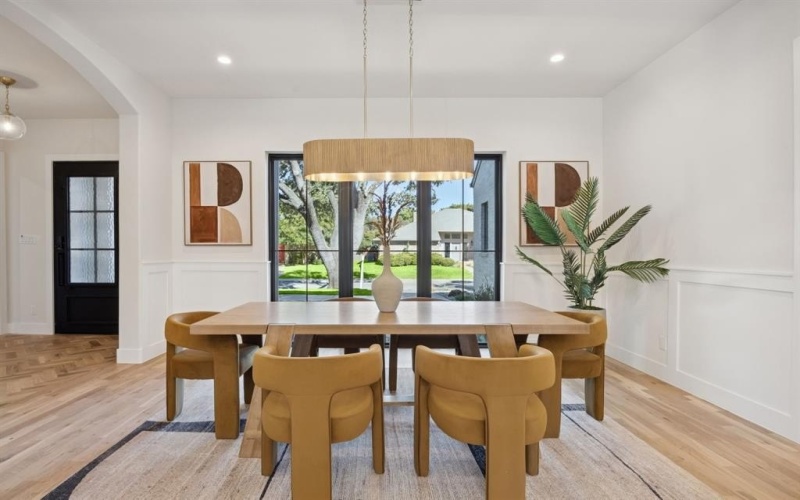 6619 Robin Willow Court, Dallas, TX 75248, 5 Bedrooms Bedrooms, ,6 BathroomsBathrooms,Residential,For Sale,6619 Robin Willow Court,0,21097007