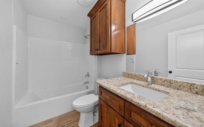 926 S Academy Avenue, Tyler, TX 75701, 3 Habitaciones Habitaciones , ,2 BañosBaños,Residential,En Venta,926 S Academy Avenue,0,21109233