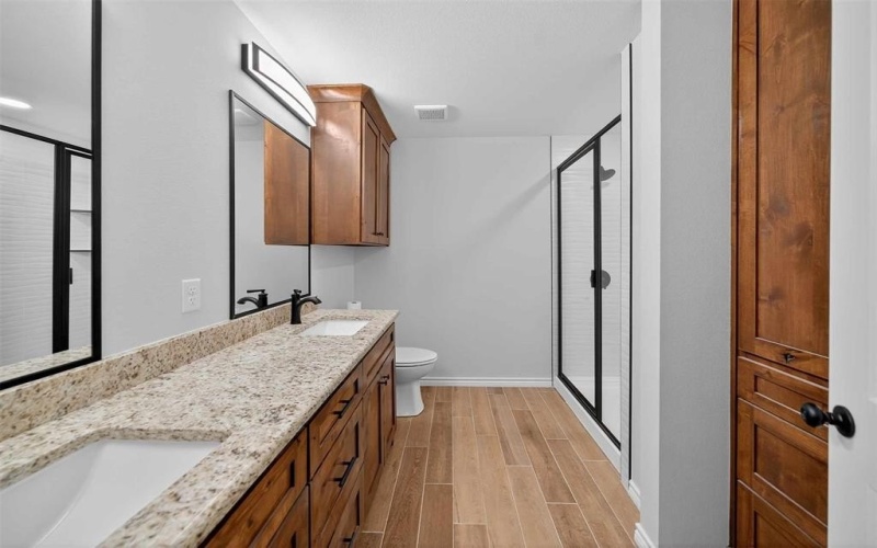 926 S Academy Avenue, Tyler, TX 75701, 3 Habitaciones Habitaciones , ,2 BañosBaños,Residential,En Venta,926 S Academy Avenue,0,21109233