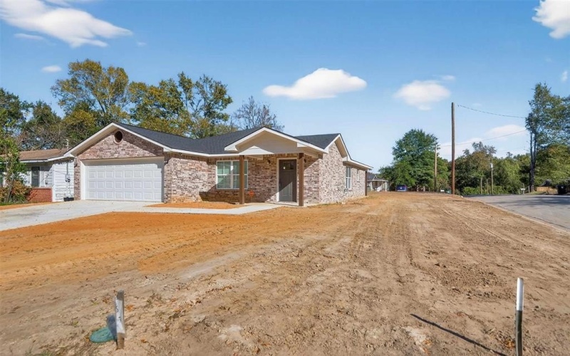 926 S Academy Avenue, Tyler, TX 75701, 3 Habitaciones Habitaciones , ,2 BañosBaños,Residential,En Venta,926 S Academy Avenue,0,21109233