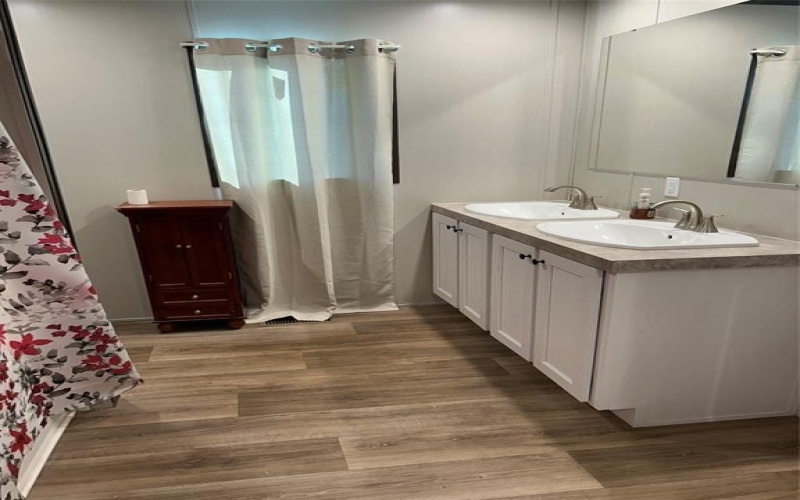 327 VZ COUNTY ROAD 1813, Grand Saline, TX 75140, 3 Bedrooms Bedrooms, ,2 BathroomsBathrooms,Residential,For Sale,327 VZ COUNTY ROAD 1813,0,21109715