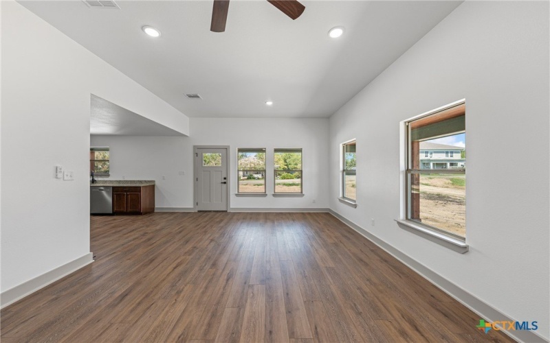 219 Thomas Street, Rogers, TX 76569, 3 Bedrooms Bedrooms, ,2 BathroomsBathrooms,Residential,For Sale,219 Thomas Street,0,597640