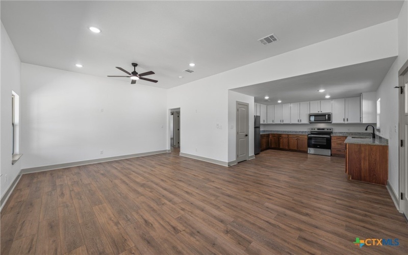 219 Thomas Street, Rogers, TX 76569, 3 Bedrooms Bedrooms, ,2 BathroomsBathrooms,Residential,For Sale,219 Thomas Street,0,597640