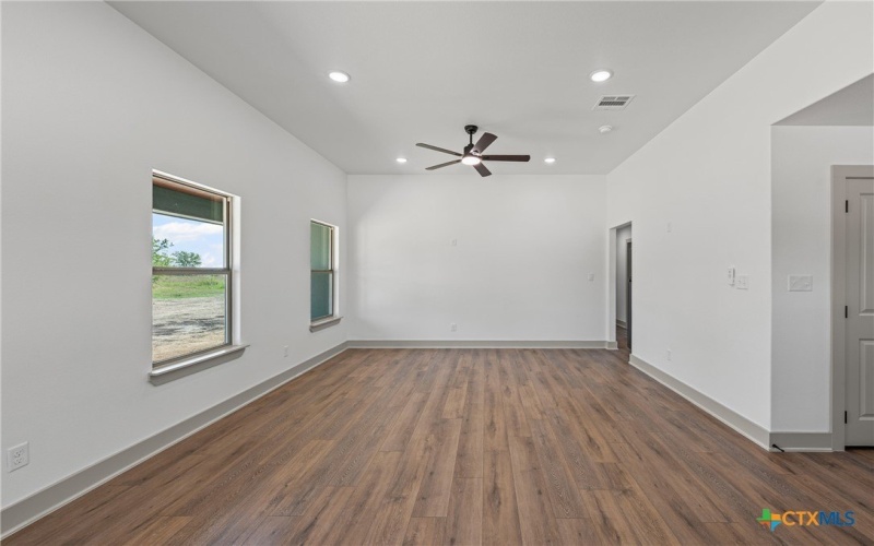 219 Thomas Street, Rogers, TX 76569, 3 Bedrooms Bedrooms, ,2 BathroomsBathrooms,Residential,For Sale,219 Thomas Street,0,597640