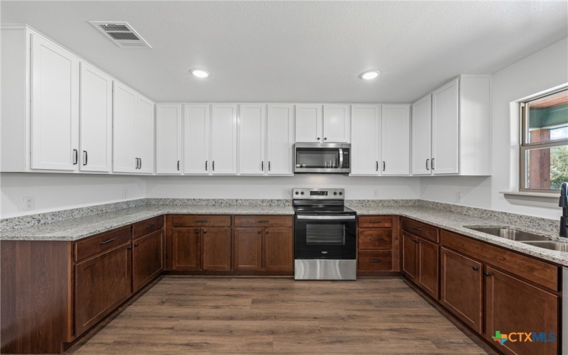 219 Thomas Street, Rogers, TX 76569, 3 Bedrooms Bedrooms, ,2 BathroomsBathrooms,Residential,For Sale,219 Thomas Street,0,597640